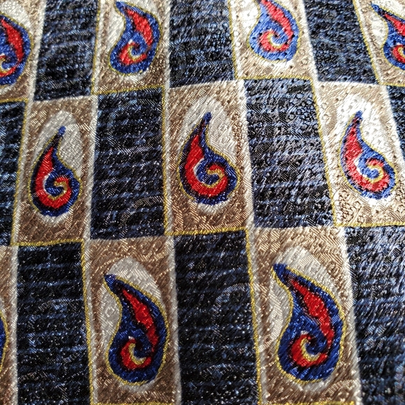 Pierre Cardin Silk Tie - Picture 2 of 5